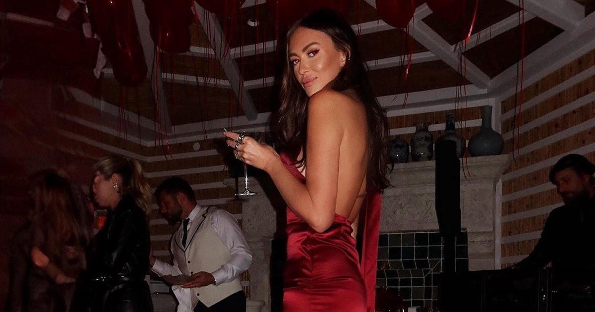 paulina gretzky red dress An absolute dream seeing @paulinagretzky wear our iconic red belted dress on opening day of The Masters Get yours on goldiebyrd.com