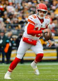 Pregnant Brittany Mahomes Kids Watch Chiefs Game From Home As Patrick Jokes She's Due Any Day Now 714