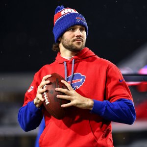 Promo Bills QB Josh Allen Gifted 14 Karat White Gold MVP Chain by Teammates for Christmas