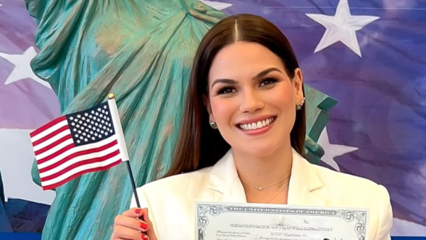 Karina Banda celebra tener la ciudadanía de EE.UU.