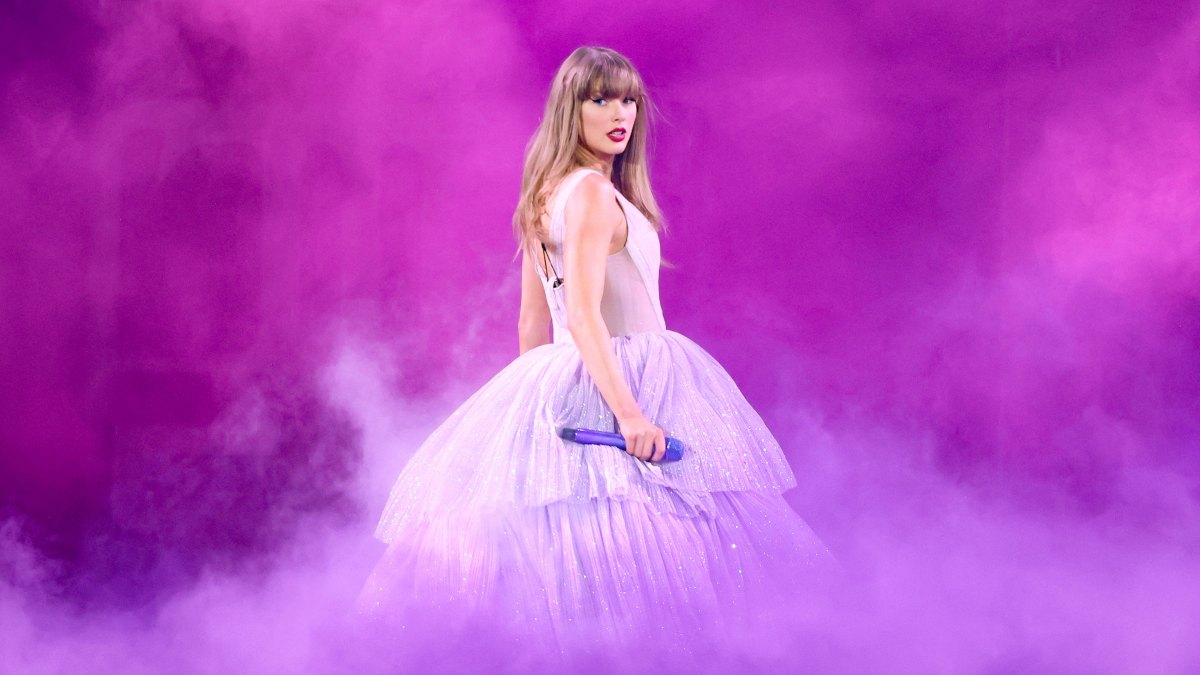 INDIANAPOLIS, INDIANA - NOVEMBER 01: EDITORIAL USE ONLY. NO STANDALONE PUBLICATION USE (NO SPECIAL INTEREST OR SINGLE ARTIST PUBLICATION USE; NO BOOK USE). Taylor Swift performs onstage during "Taylor Swift | The Eras Tour" at Lucas Oil Stadium on November 01, 2024 in Indianapolis, Indiana. (Photo by Kevin Mazur/TAS24/Getty Images for TAS Rights Management)