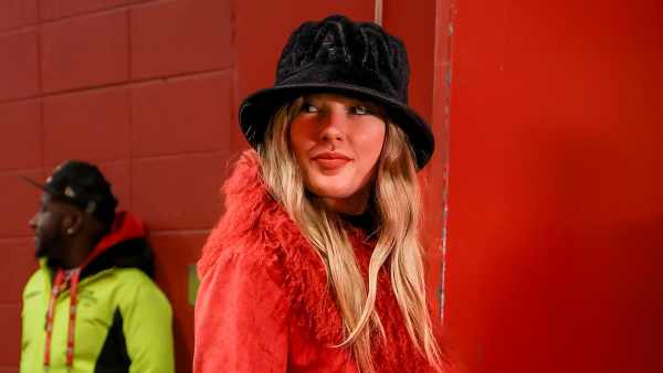 Taylor Swift Thought Chiefs Fans Custom Karma Jersey Was So Cute