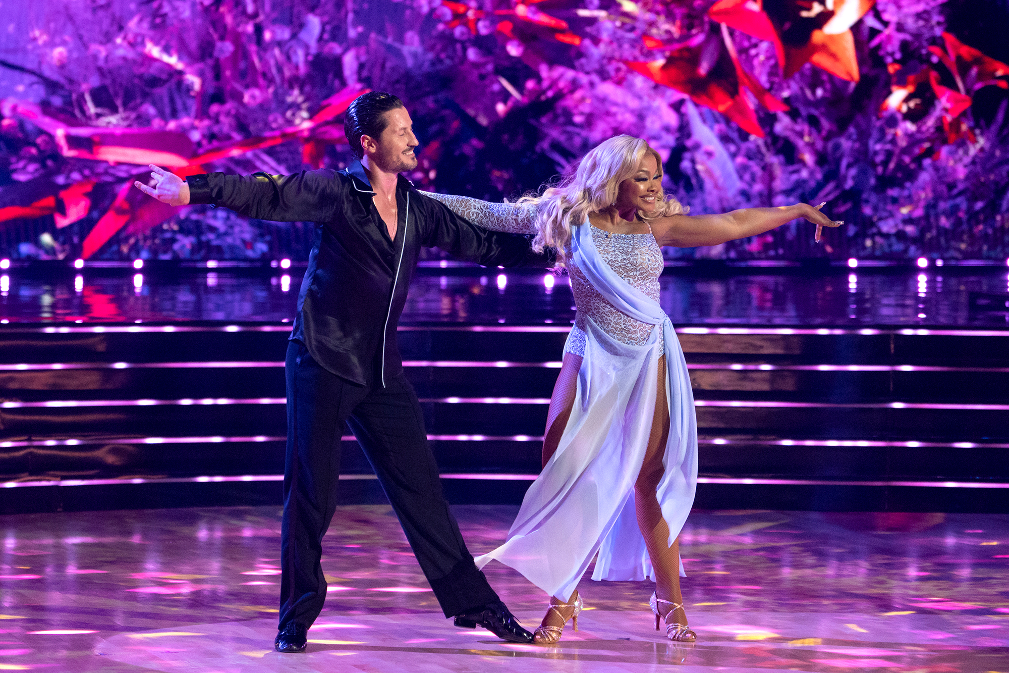New Photo - Val Chmerkovskiy Slams 'DWTS' Romances: 'Don't S--- Where You Eat'