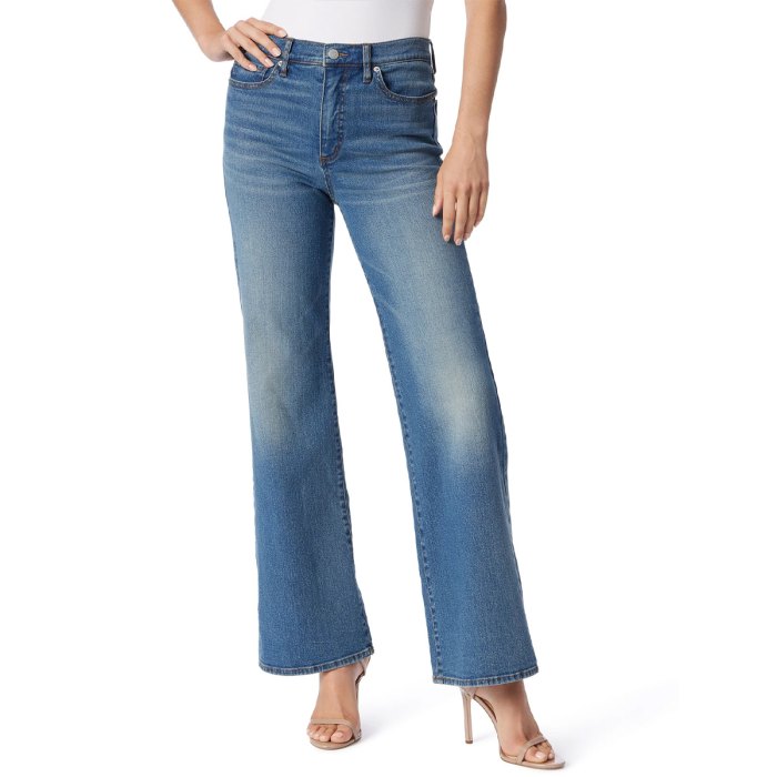 Shop Jennifer Garner's Slimming Bootcut Jeans Look for Just $28 | Us Weekly