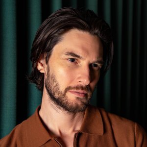 Ben Barnes Reveals the Advice from His Mother That Helped Him Make His Debut Album