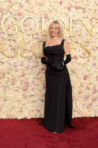 2025 Golden Globes Red Carpet Pamela Anderson 496