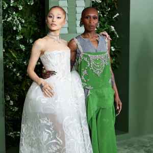 Ariana Grande Cynthia Erivo Worked Together to Negotiate Wicked Pay