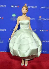 Ariana Grande Thanks Botox and Juvederm While Accepting an Award