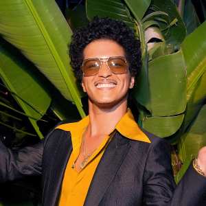 Bruno Mars Jokes About His Gambling Debt After Breaking Spotify Record Keep Streaming