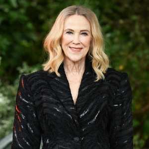 Catherine OHara Reveals Which Schitts Creek Costume Item She Grabbed During Wildfires Evacuation