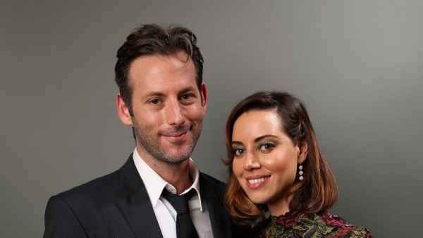 FEATURE Director Mentions Jeff Baena During Acceptance Speech