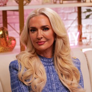 Erika Jayne Made Dorit Kemsley Smoking Photo Her Background