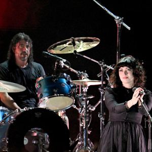Feature Dave Grohl Takes the Stage With Daughter Violet Grohl at FireAid Concert