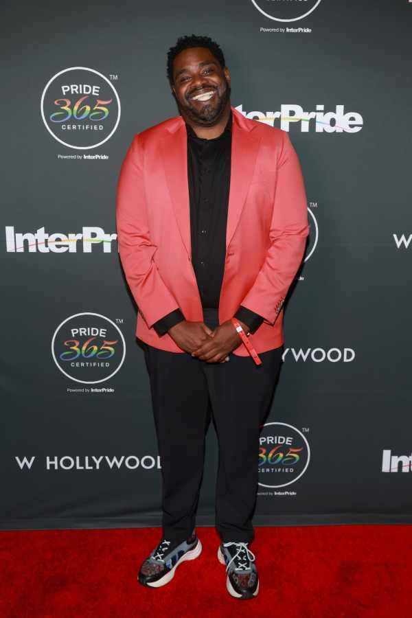 Deangelo Funches Ron Funches Labels Travis Kelce the Golden Retriever of Football | Us ...