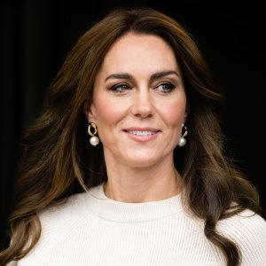 kate middleton in white sweater