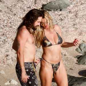 Heidi Klum Stuns in Swimsuit in St Barths 582
