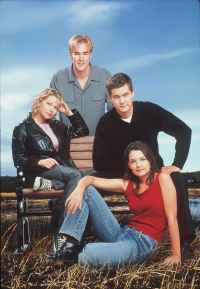 James Van Der Beek Responds to Cute Fake Reunion Photo of Dawson's Creek Cast 578