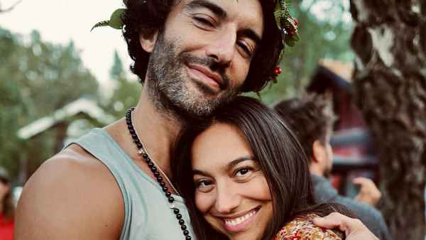 Justin Baldoni's Sister Sara Praises His 'Dedication to Truth' Amid Lawsuit Drama
