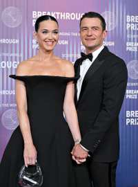 Katy Perry Keeps Old Pregnancy Test Next to Legolas Ears 054 by Orlando Bloom
