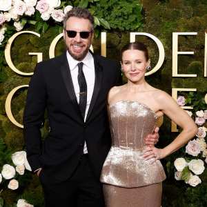 Kristen Bell Caught Dax Shepard Watching Lions Game Inside Golden Globes