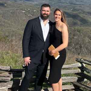 Kylie Kelce Reveals Tinder Pick Up Line She Used on Husband Jason And He Told Her to Try Harder