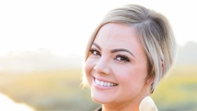 Scamanda Docuseries How Did Amanda Riley Pull Off Shocking Cancer Hoax Producer Explains All 318