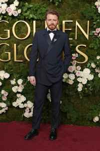 Stars Walking Solo Golden Globes 2025 Red Carpet