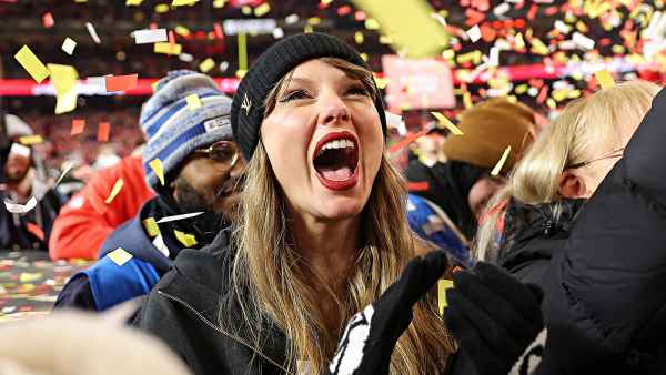 Swiftie Recounts Getting a Kiss From Taylor Swift Inside Suite at Chiefs Game
