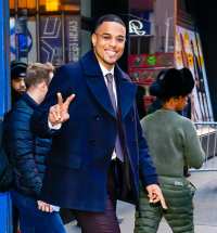 Bachelor of 29 Ellis Family Guide Leader Season