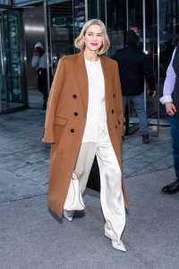 Naomi Watts 4 quick changes