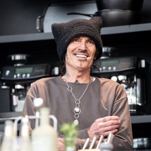 Tommy Lee Slams Musicians Promoting Their Work Amid L.A. Fires