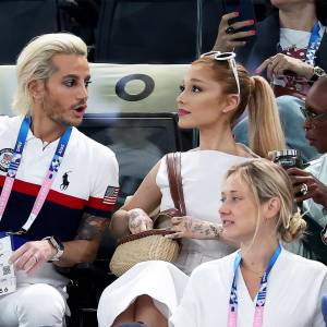 Ariana Grandes Brother Frankie Says No Ones Making Plans for Oscars Night