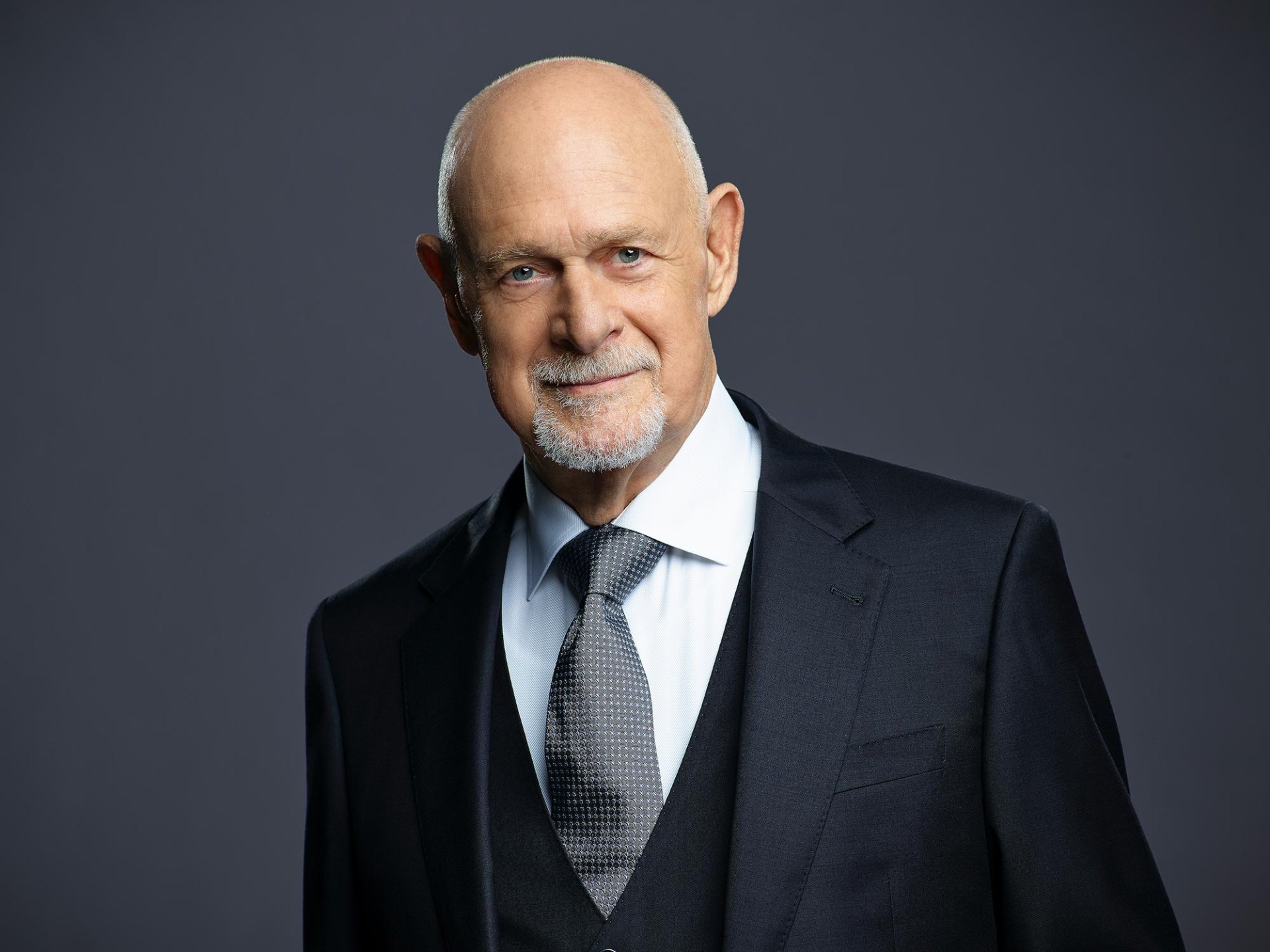 How Paradise's Gerald McRaney, James Marsden Developed Onscreen Bond ...