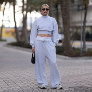 woman wearing gray heather sweatpants and sweatshirt