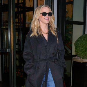 Reese Witherspoon Trench Coat Look