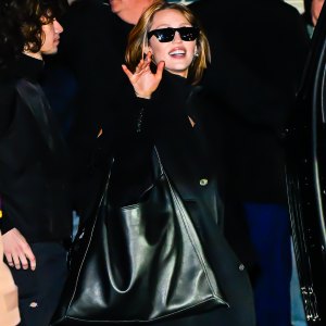 miley cyrus in all black outfit