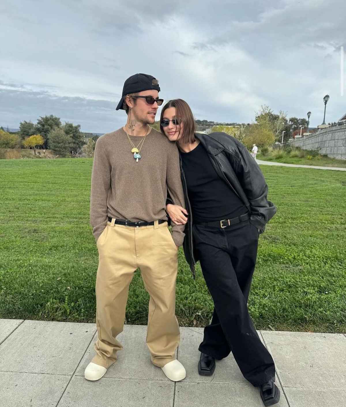 Hailey Bieber Aims to Be as ‘Supportive as Possible’ for Justin Bieber ...