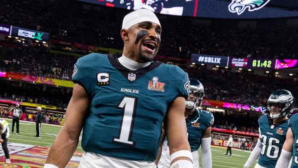 Jalen Hurts Won t Change Phone Wallpaper From 2023 Super Bowl Loss After 2025 Win Humble Reminder 216