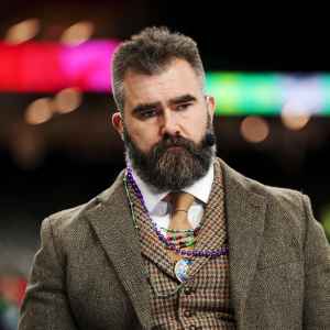 Jason Kelce Says NFL Coaching Job Would Be Significant Pay Decrease From Podcasting 602