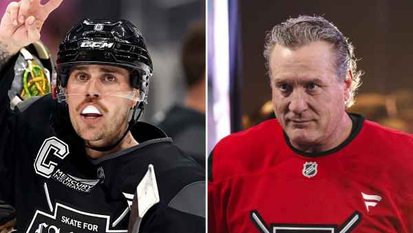 Justin Bieber Fights NHL Hall of Famer Jeremy Roenick at Charity Hockey Game 1