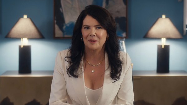 Lauren Graham s The Z Suite Character Jokes She Fixed Herself After Going to Therapy Once