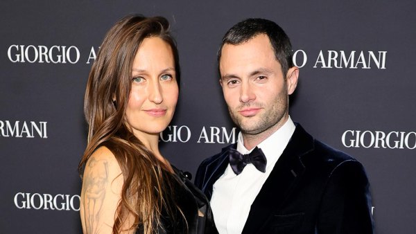 Penn Badgley and Domino Kirke Expecting Twins 563