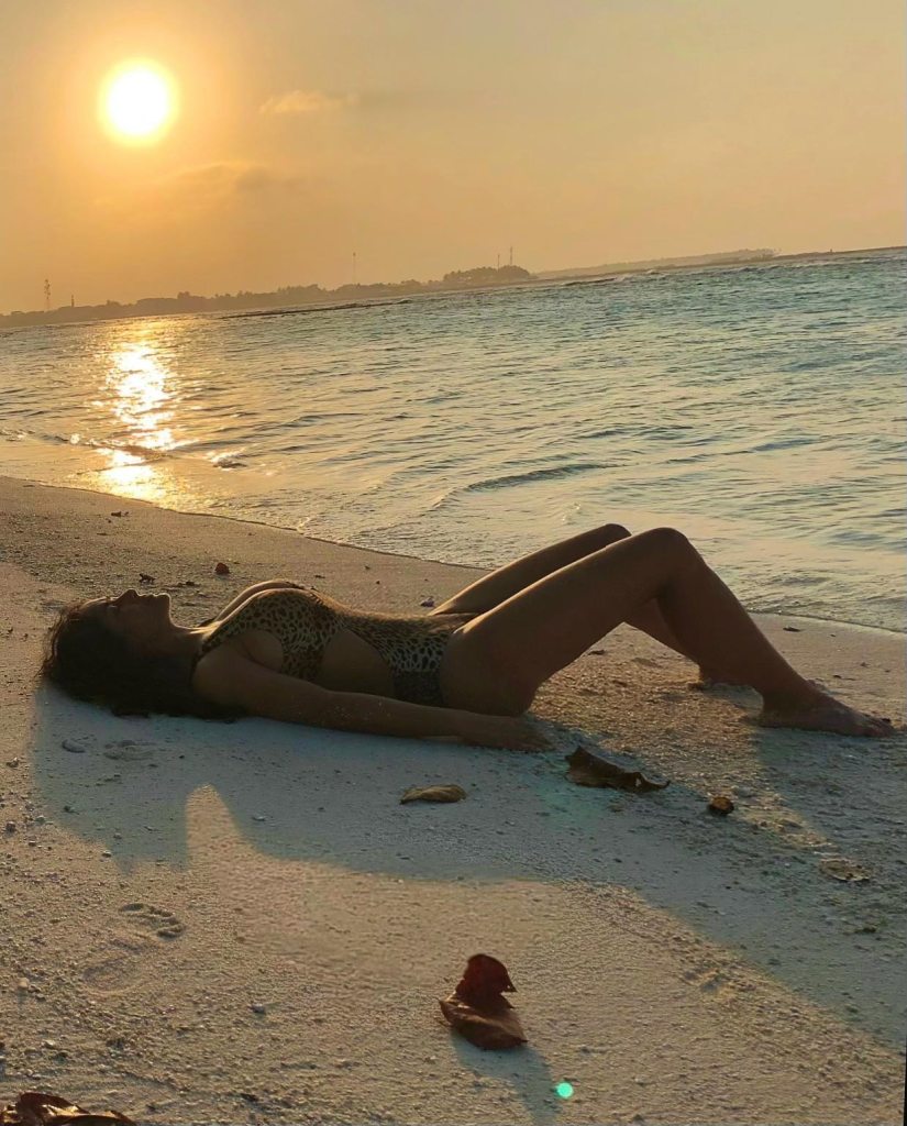 Salma Hayek Flaunts Her Bikini Body in Leopard Swimsuit 3