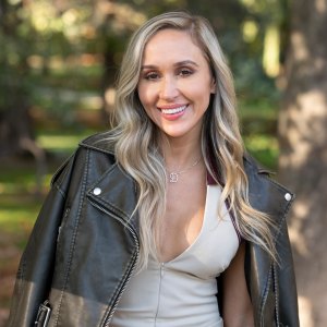 The Bachelor Season 29 Contestant Dina Lupancu s Family Guide