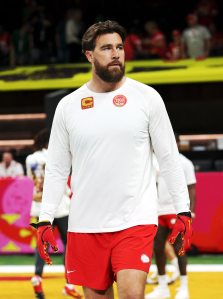 Travis Kelce Says He s Out on The Traitors Season 3 I Don t Want to Get Force Fed 439
