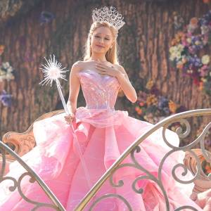 Wicked Costume Designer Opens Up About the Inspiration Behind the Movie s Wardrobe 924