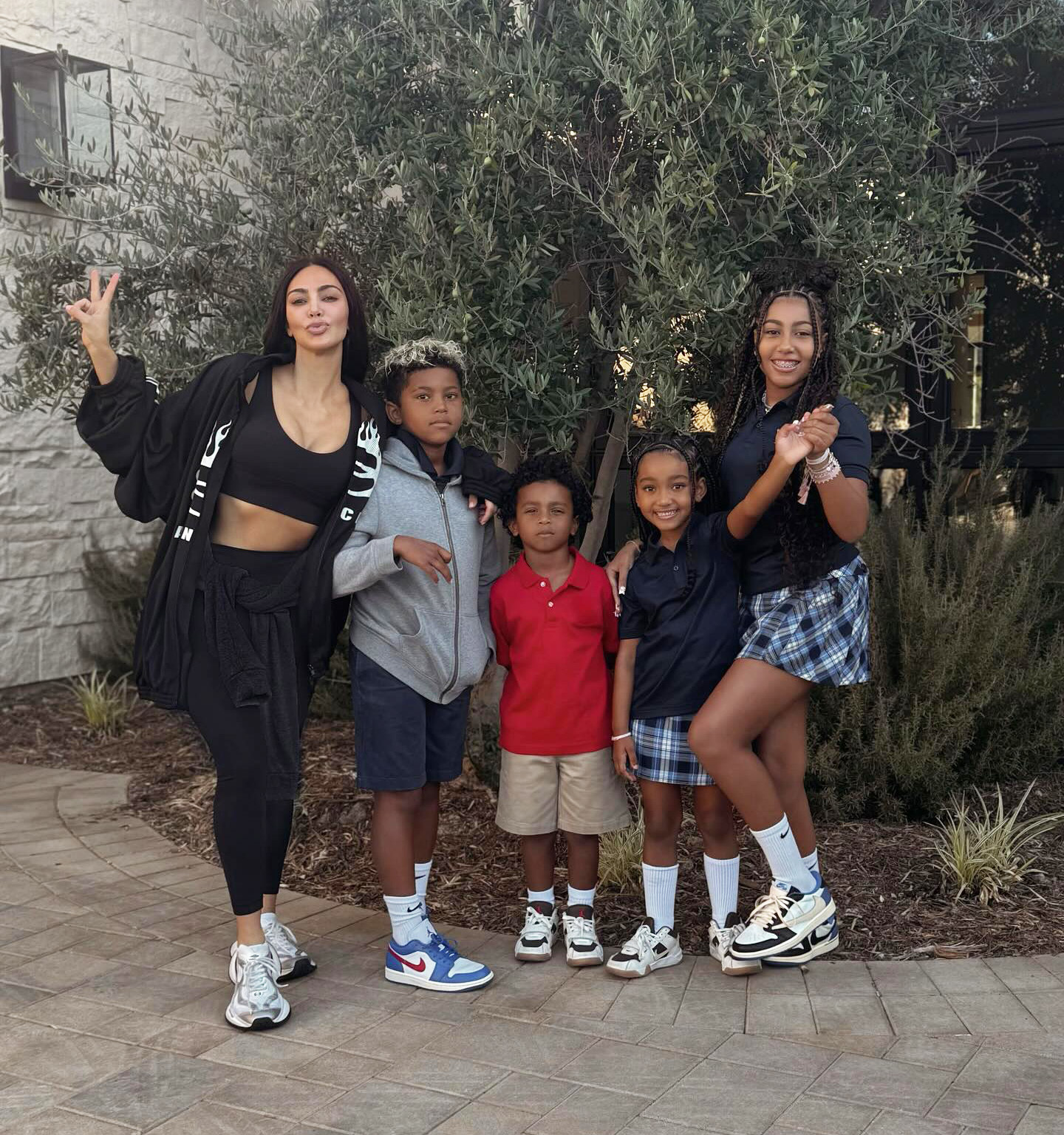 5 Hot Stories Kim Kardashian Considers Full Custody