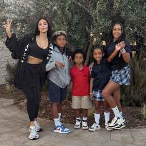5 Hot Stories Kim Kardashian Considers Full Custody
