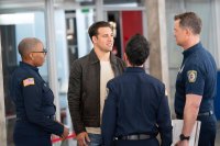 9 1 1 S Oliver Stark on Buck s Complex feelings over Eddie leaving moving into Eddie S sets more 807