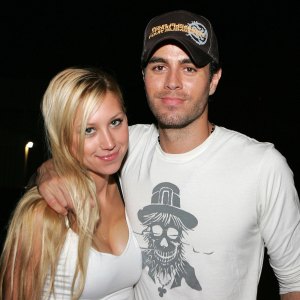 Anna Kournikova Hangs on a Boat With Enrique Iglesias After Raising Concerns Over Wheelchair Photo 036